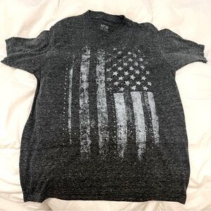 Men’s Medium Apt. 9 Claimed American Flag Tee